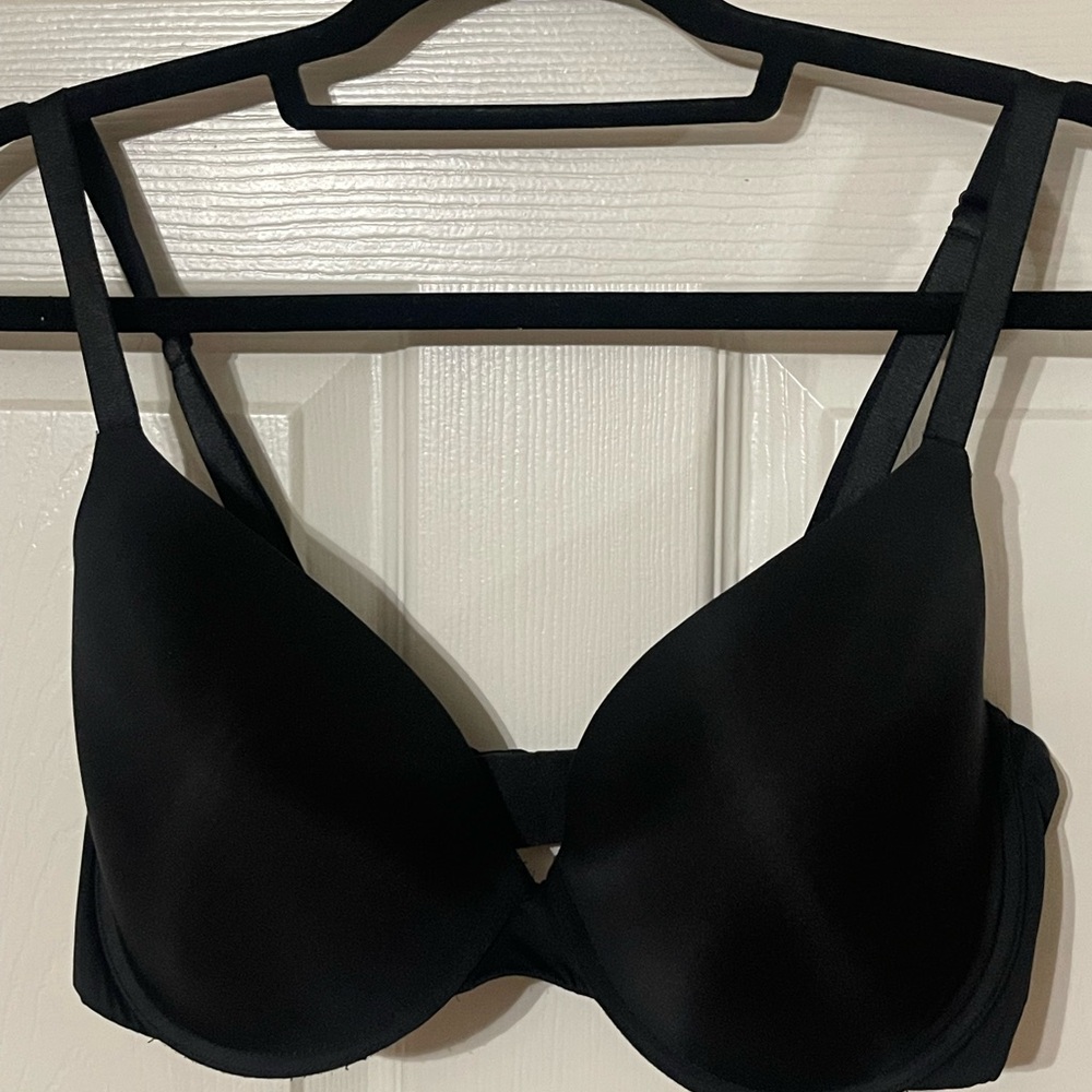 Victorias Secret Lightly lined Demi 36DD very good condition